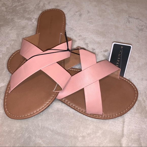 🌺 3/$15 🌺 Pink 👡 Sandals - Picture 1 of 7